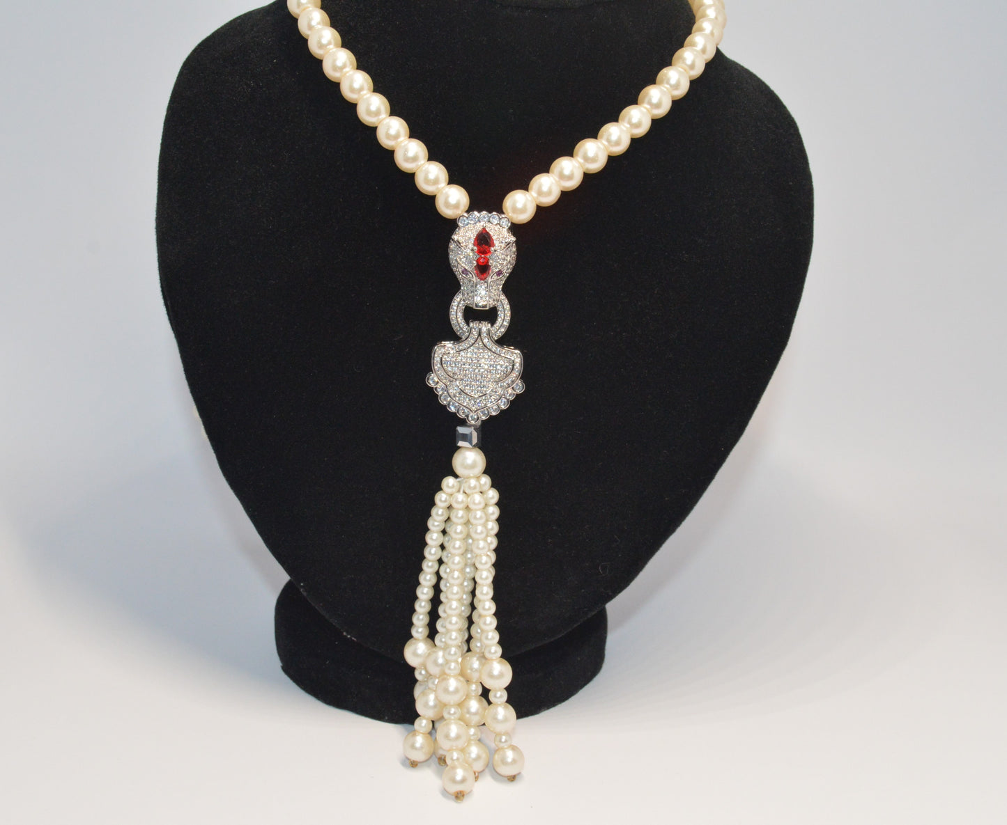 Elegant Panther Head Pendant Necklace, with White Pearls