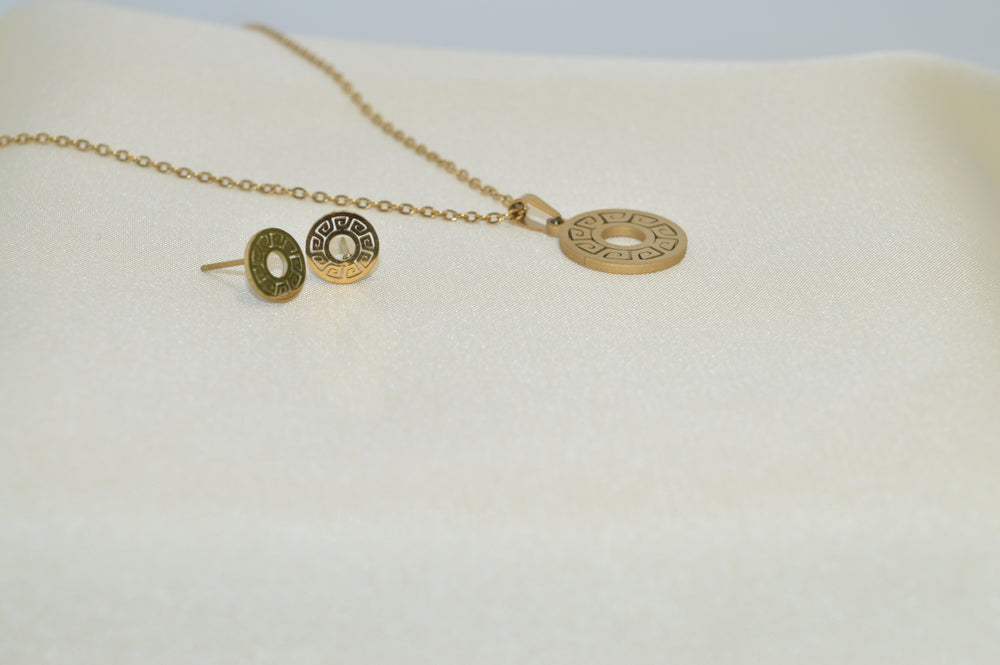 Round Shape Simple Pendant Set