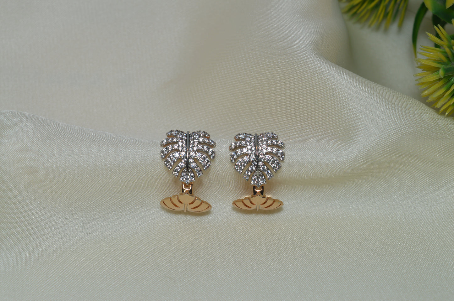 New Fashion Leaf Earrings 2025 with End Zircon Sparkle