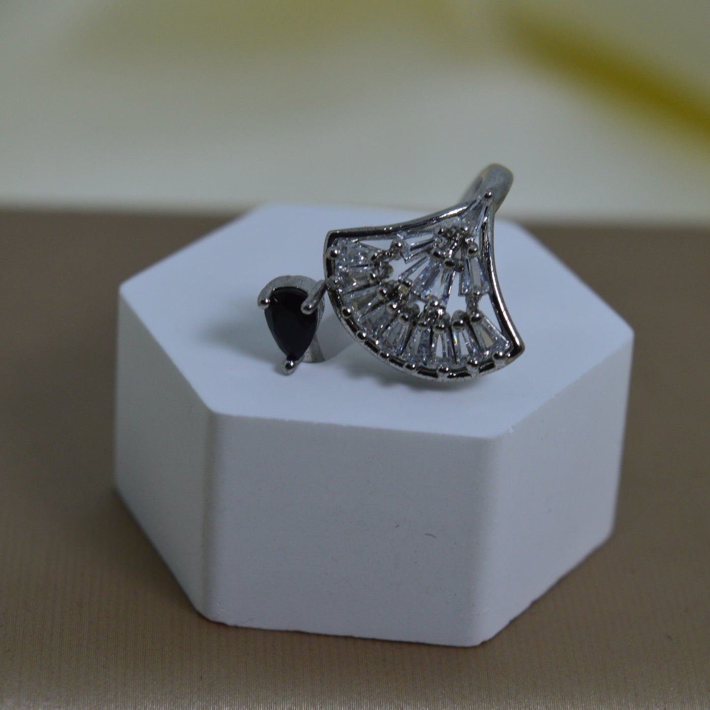 Ring Circle Shape Blue And White Stone