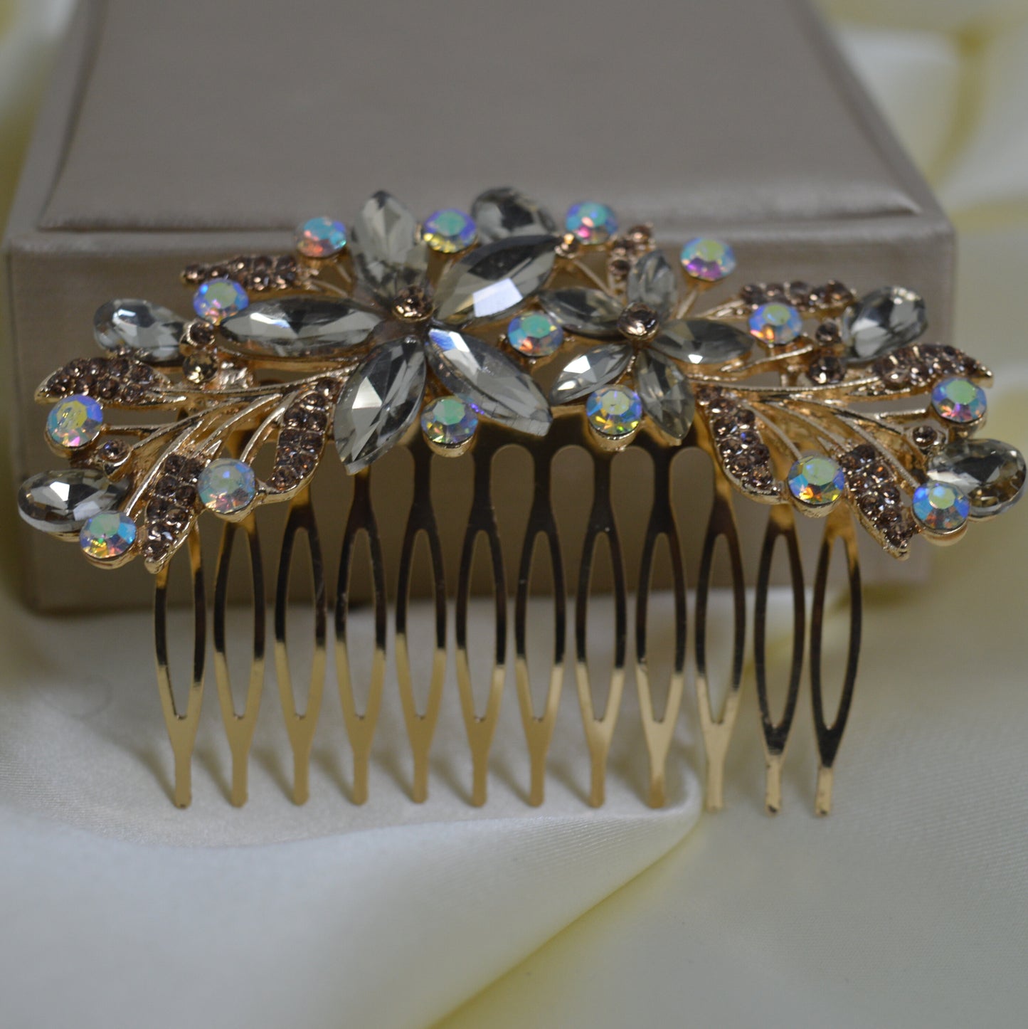 Handmade Headwear Pearl Alloy Leaf Hair Comb  (HC-37)