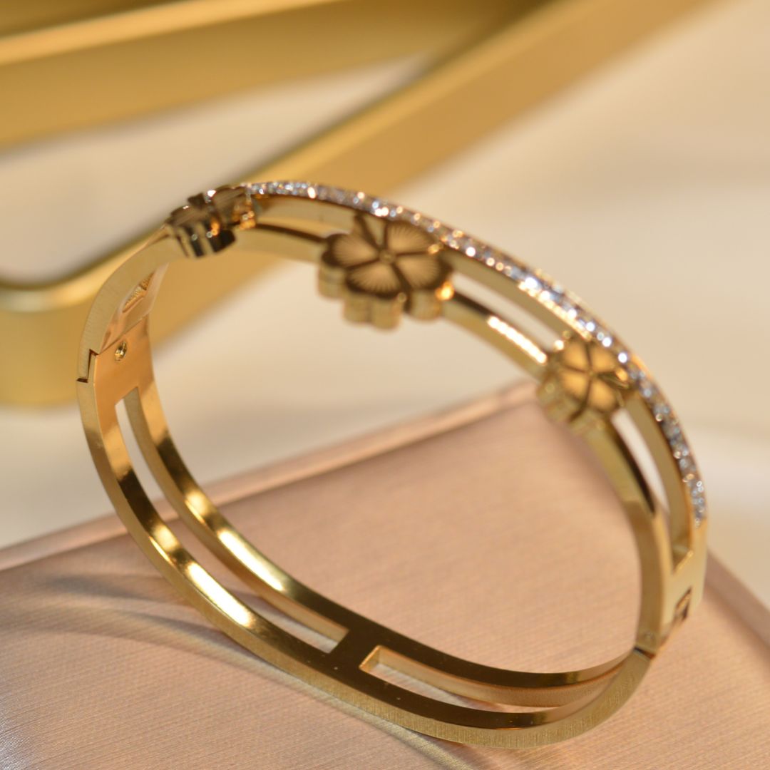 Fashion Stainless Steel Bracelet with Zircon