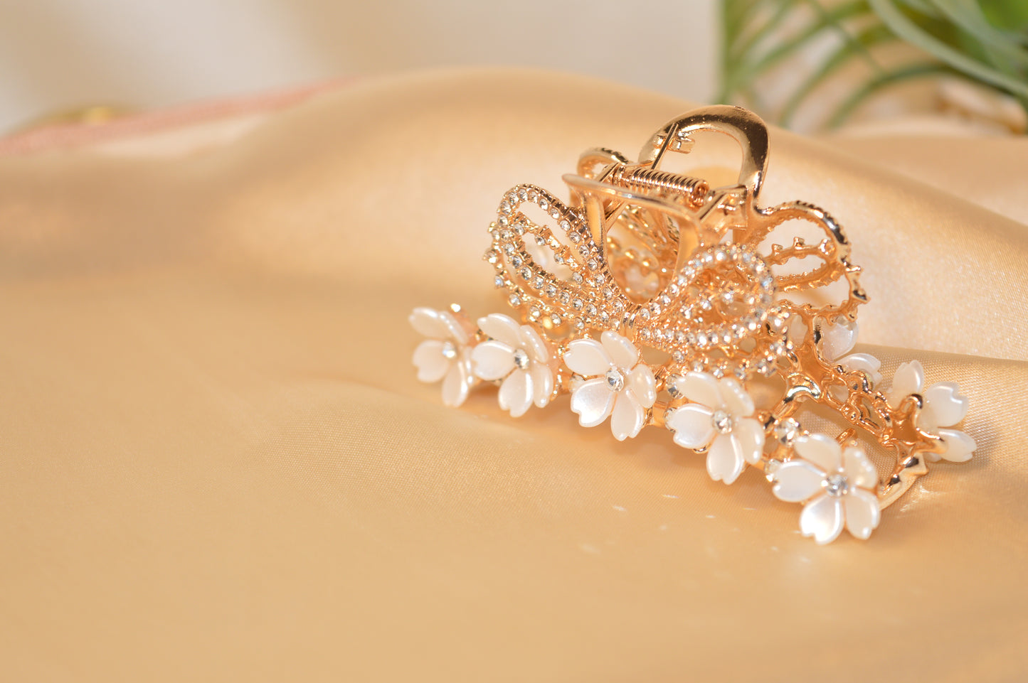 Elegant Vintage Hair Claw Clip  🦋CL31