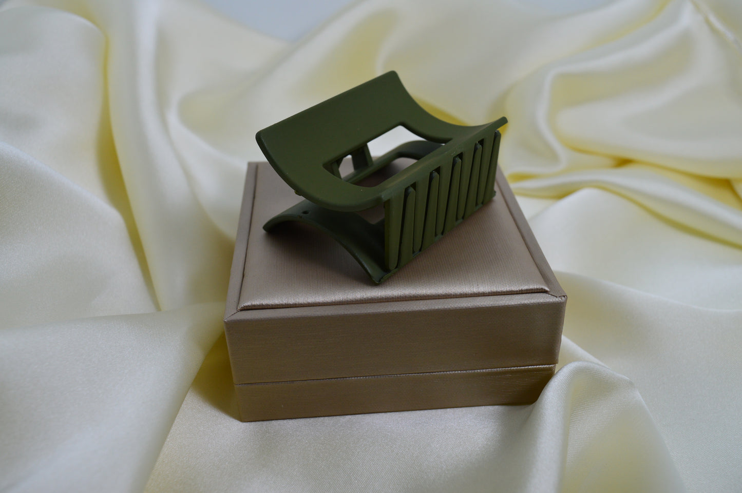 Durable Plastic Hair Decor CL-28 (Random)