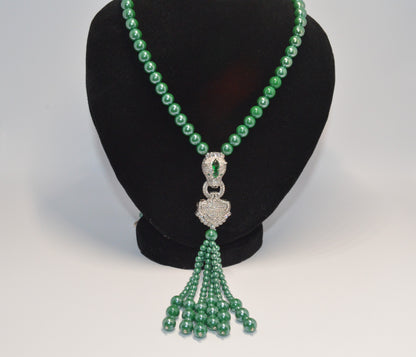 Elegant Panther Head Pendant Necklace with Artificial Pearl Mala