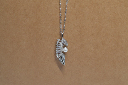 Leafy Pearl Necklace, Unique Versatile Jewelry For Women Daily Wear