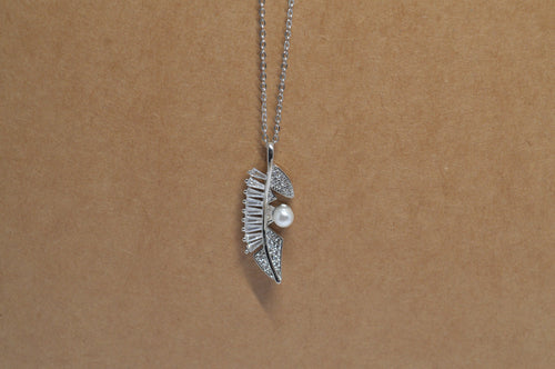 Leafy Pearl Necklace, Unique Versatile Jewelry For Women Daily Wear