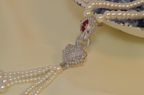 Elegant Panther Head Pendant Necklace with Artificial Pearl Mala