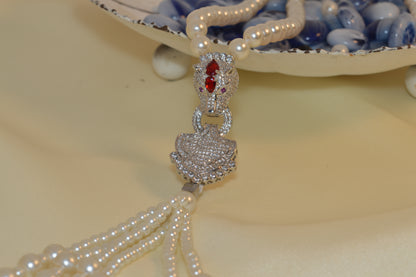 Elegant Panther Head Pendant Necklace with Artificial Pearl Mala