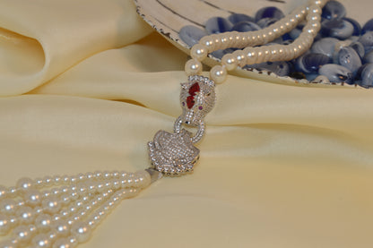 Elegant Panther Head Pendant Necklace with Artificial Pearl Mala