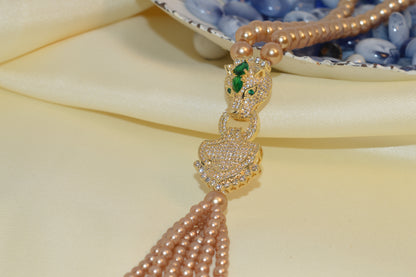 Elegant Panther Head Pendant Necklace with Artificial Pearl Mala