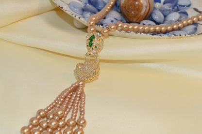 Elegant Panther Head Pendant Necklace with Artificial Pearl Mala