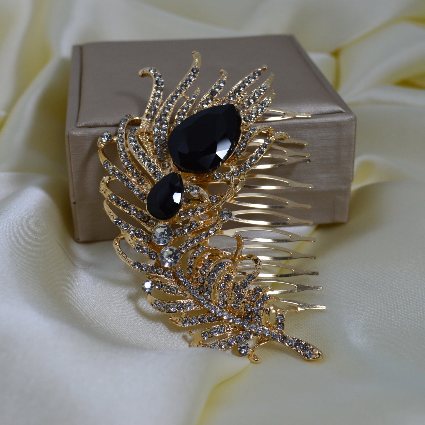 Handmade Headwear Pearl Alloy Leaf Hair Comb  (HC-37)