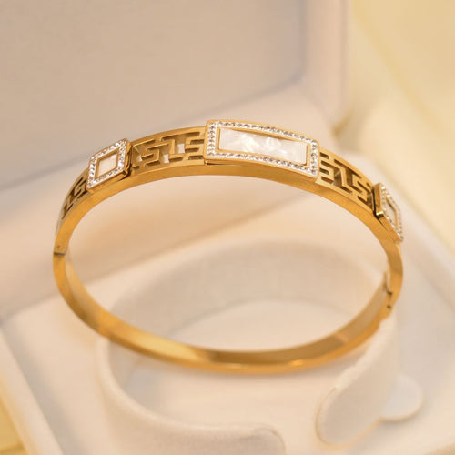 White Shell Square Bracelet (BR-30)